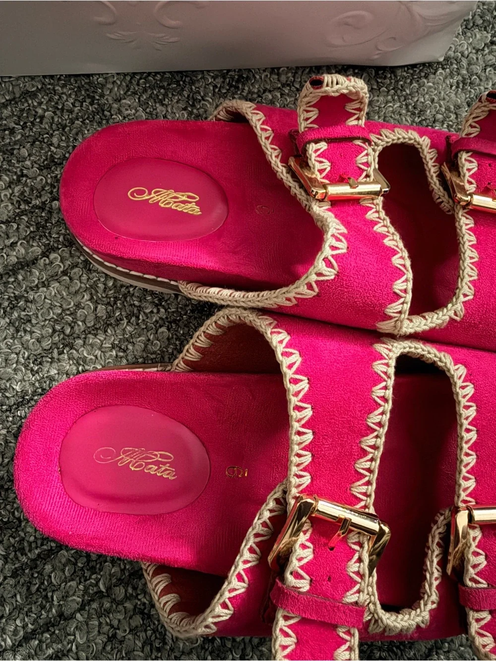 N/A vibrant pink